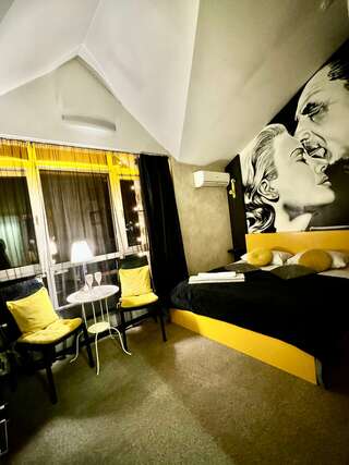 Гостиница Краски Краснодар Номер с кроватью размера «king-size»-14